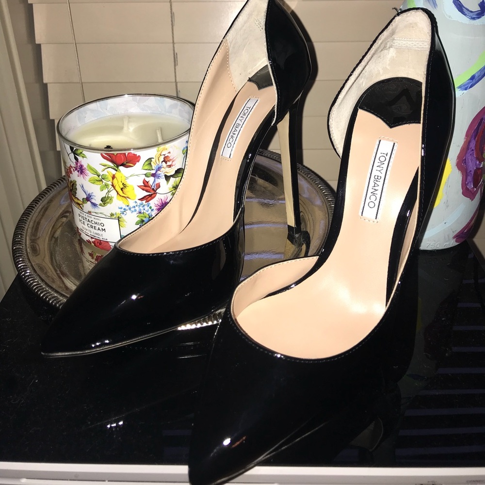 Black patent leather pumps